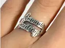 Anillo Cinta Firma Grabado Doble
