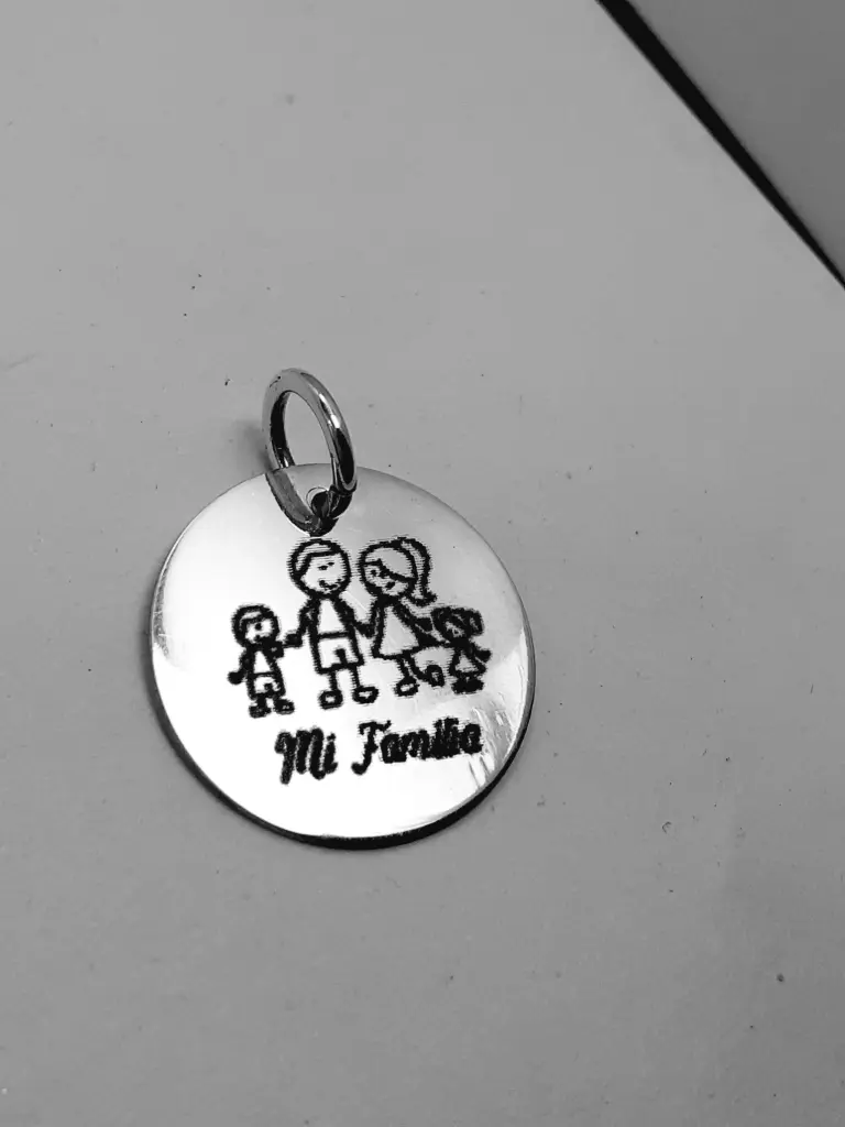 Medalla Familia Grabada 