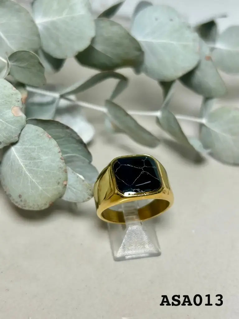 [ASA013] Anillo acero dorado con piedra negra
